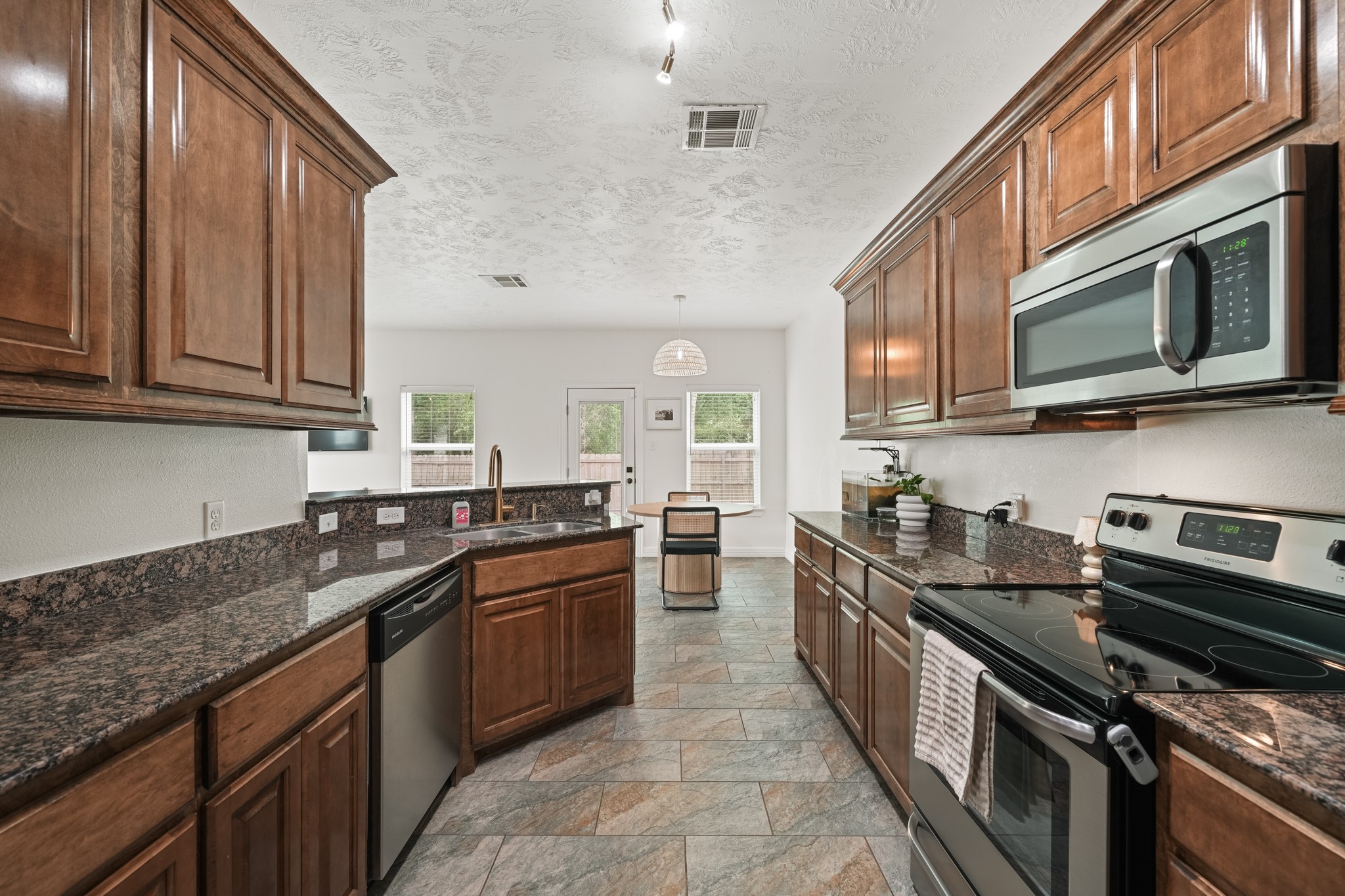 6101 Fox Ridge Drive Angleton, TX 77515 - Photo 16 of 30