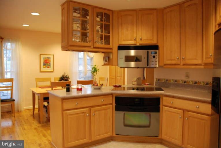 1601 Crestline Road Silver Spring, MD 20904 - Photo 3 of 19 Kitchen