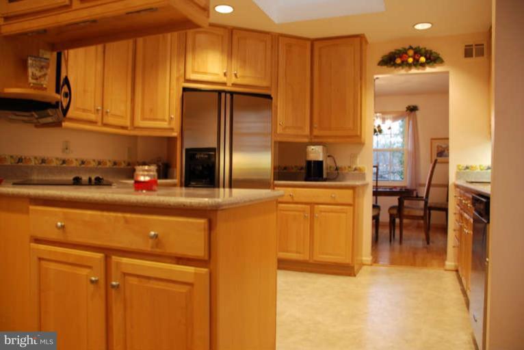 1601 Crestline Road Silver Spring, MD 20904 - Photo 5 of 19 Kitchen