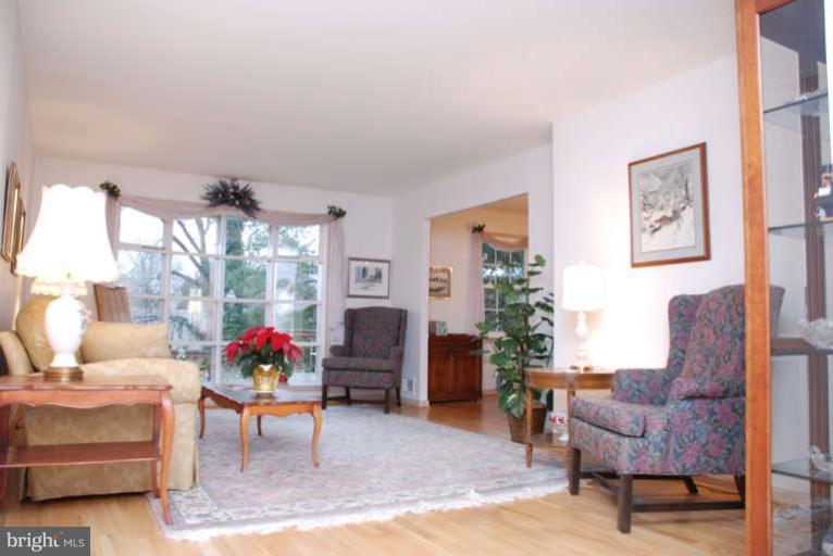 1601 Crestline Road Silver Spring, MD 20904 - Photo 7 of 19 Living Room