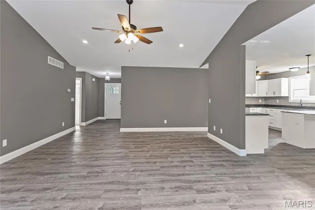 $355,000 | 1127 Redwing Court, Grafton, IL 62037