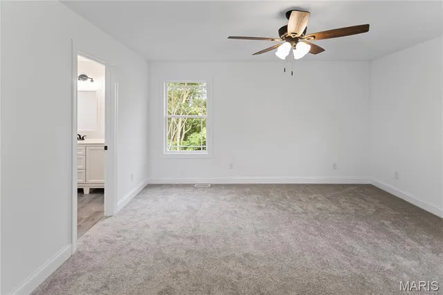 $355,000 | 1127 Redwing Court, Grafton, IL 62037