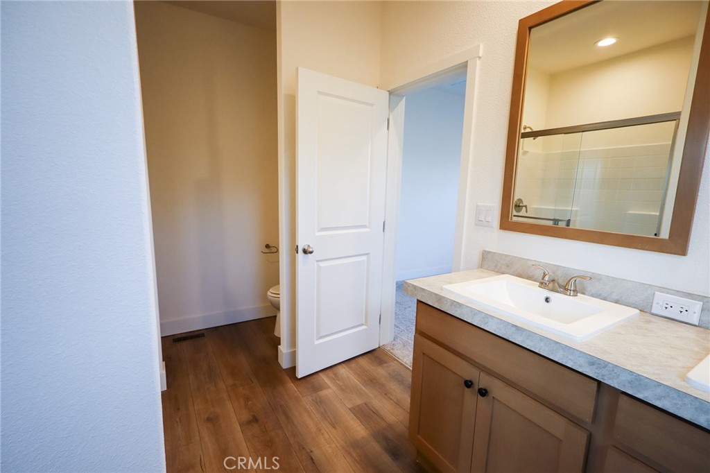 5188 Scottwood Road Paradise, CA 95969 - Photo 8 of 25 Primary bath