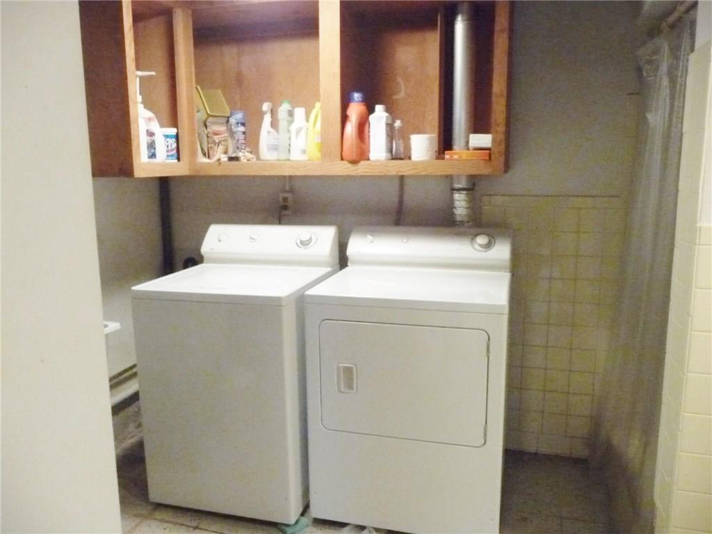 324-328 Guys Run Road Cheswick, PA 15024 - Photo 17 of 25 Lower level laundry area. Shower stall to right.