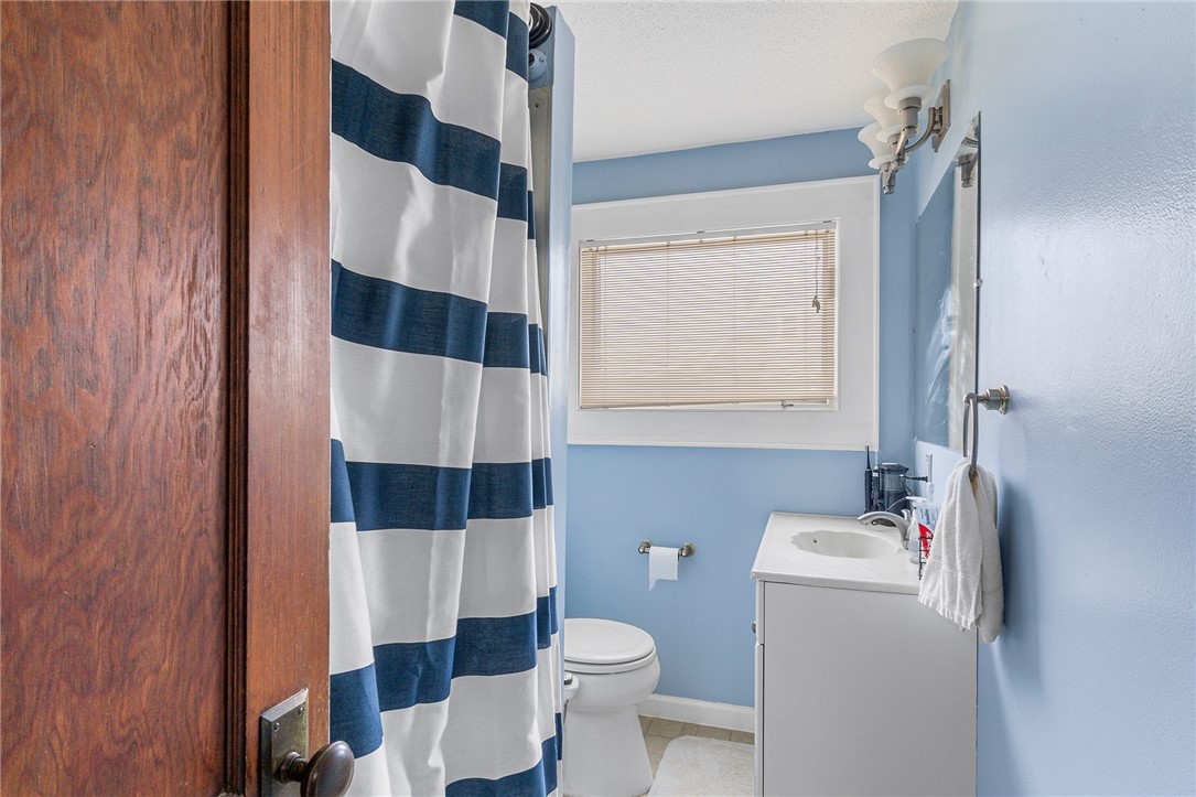 443 Crossfield Road Irondequoit, NY 14609 - Photo 15 of 28