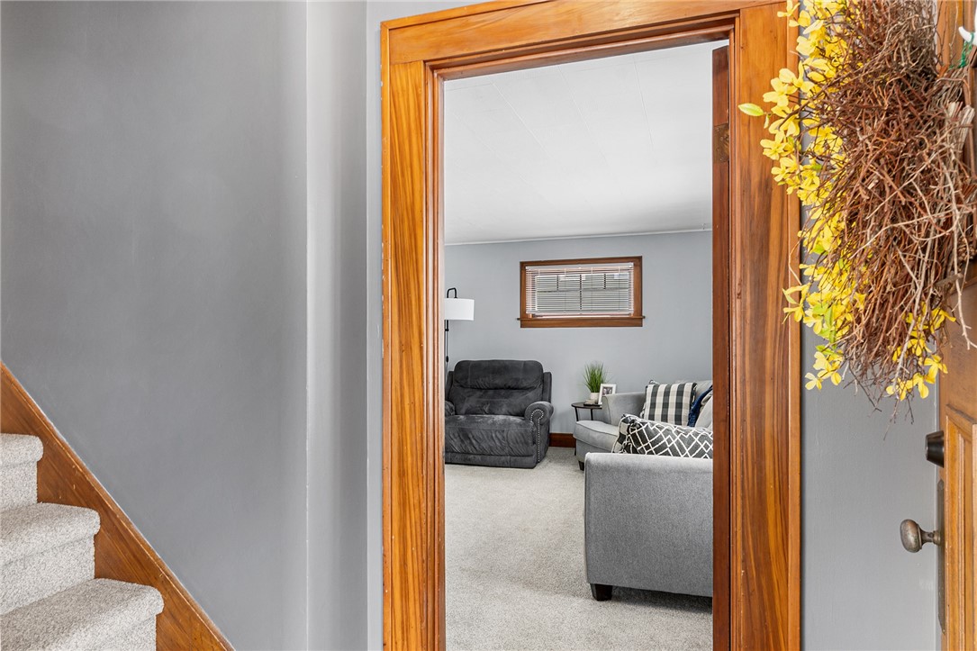 443 Crossfield Road Irondequoit, NY 14609 - Photo 5 of 28