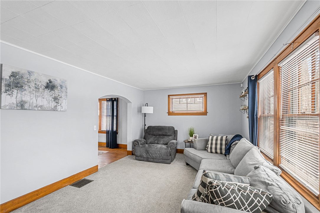 443 Crossfield Road Irondequoit, NY 14609 - Photo 6 of 28