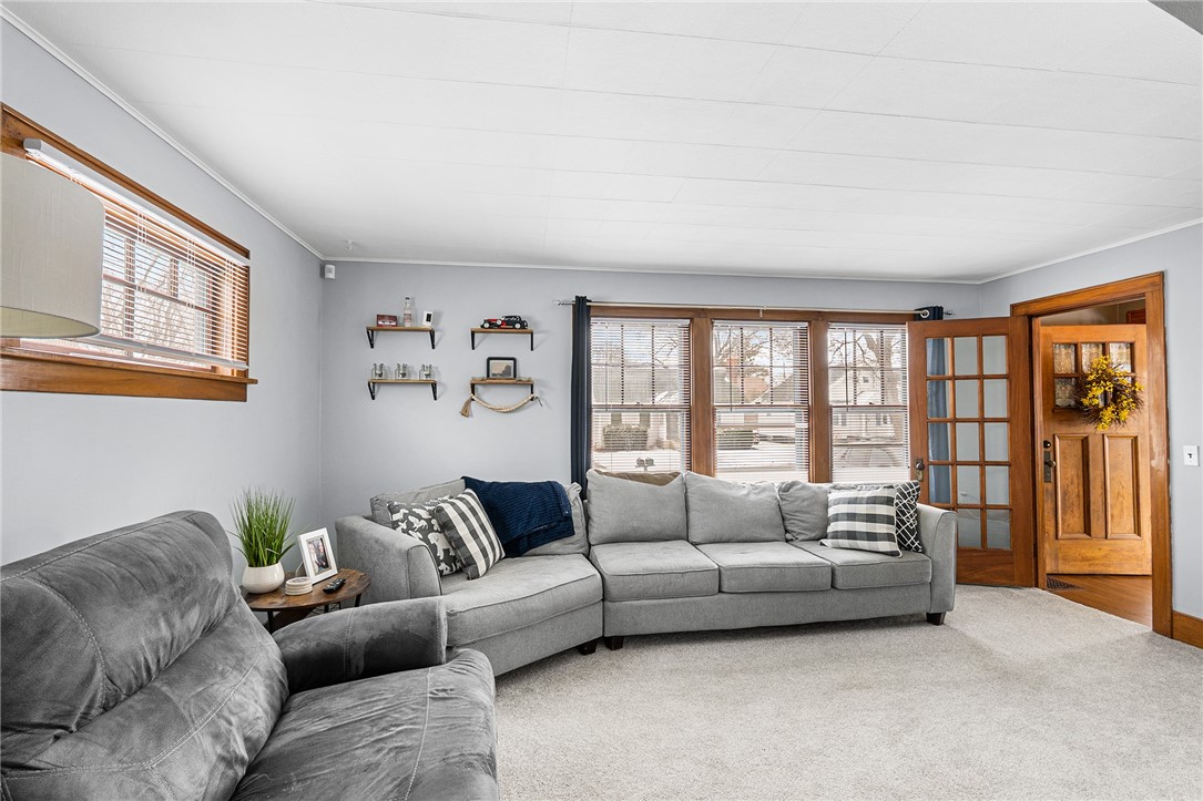 443 Crossfield Road Irondequoit, NY 14609 - Photo 7 of 28