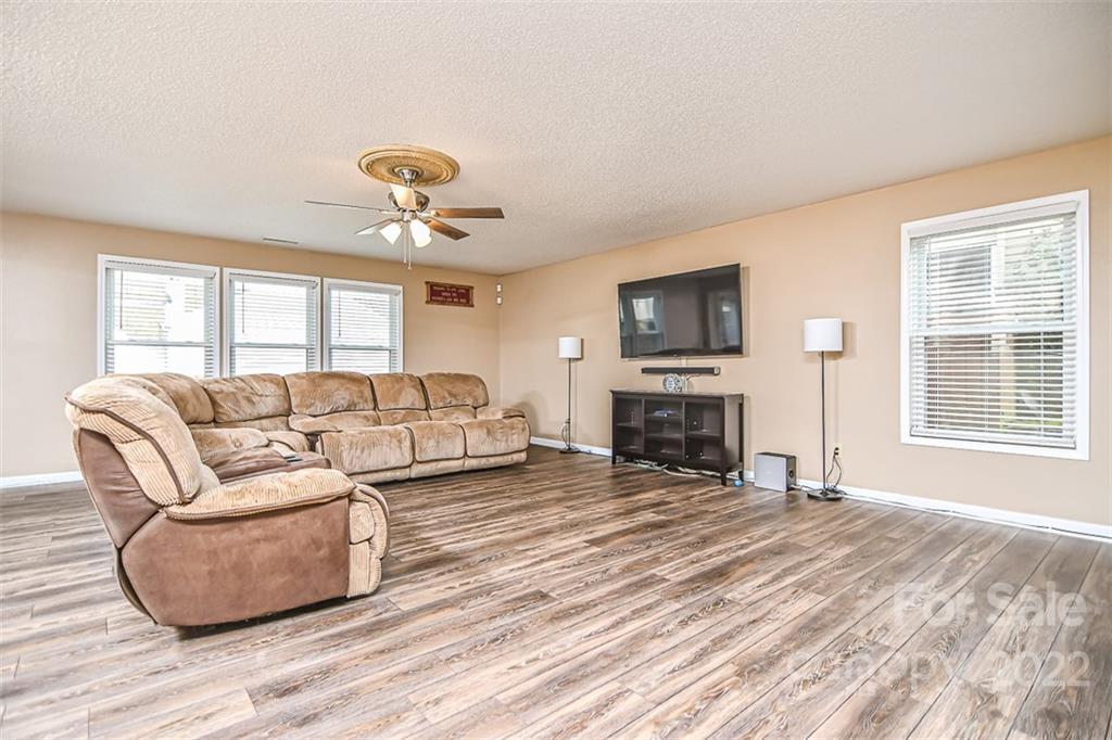 910 Torsion Lane Clover, SC 29710 - Photo 15 of 43