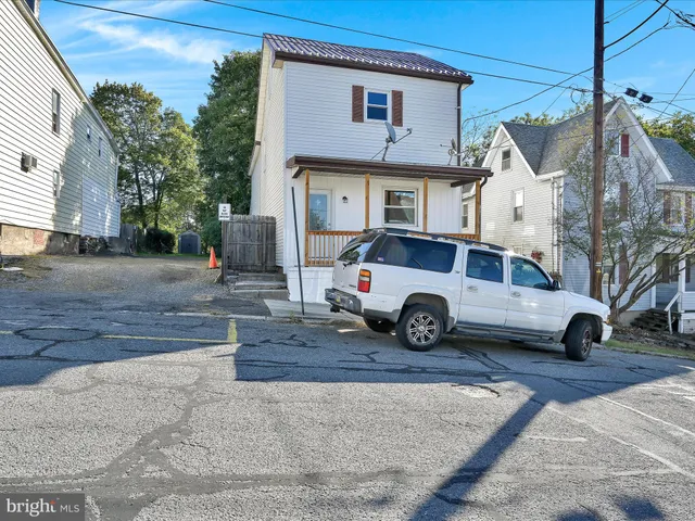$219,000 | 21 Market Street, Tamaqua, PA 18252
