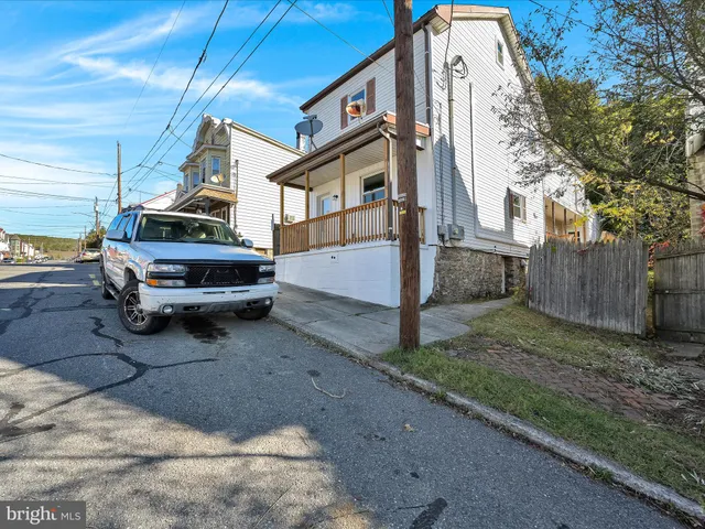 $219,000 | 21 Market Street, Tamaqua, PA 18252