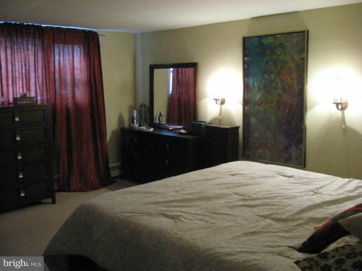 724 Rydal Road Abington, PA 19046 - Photo 3 of 25