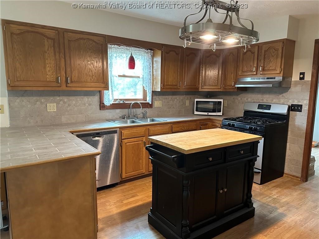 5884 Sandhill Road Point Pleasant, WV 25550 - Photo 21 of 33 Kitchen