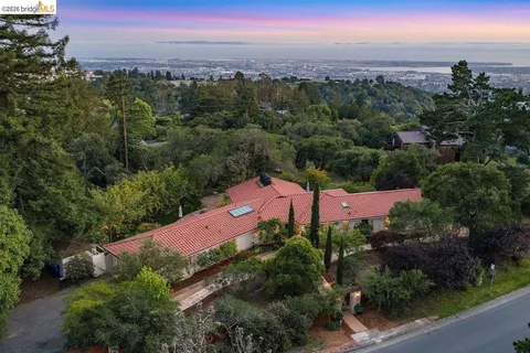 $2,290,000 | 12131 Skyline Boulevard, Oakland, CA 94619