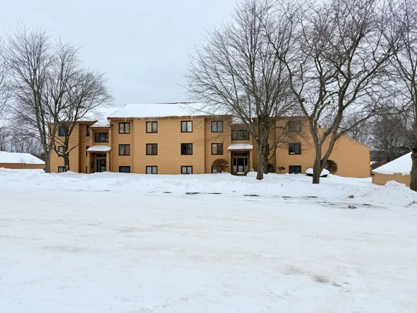 $189,900 | 300 Farington Boulevard, Unit 48, Holland, MI 49423