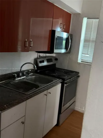 $1,400 | 2247 Simms Street, Unit 2, Hollywood, FL 33020