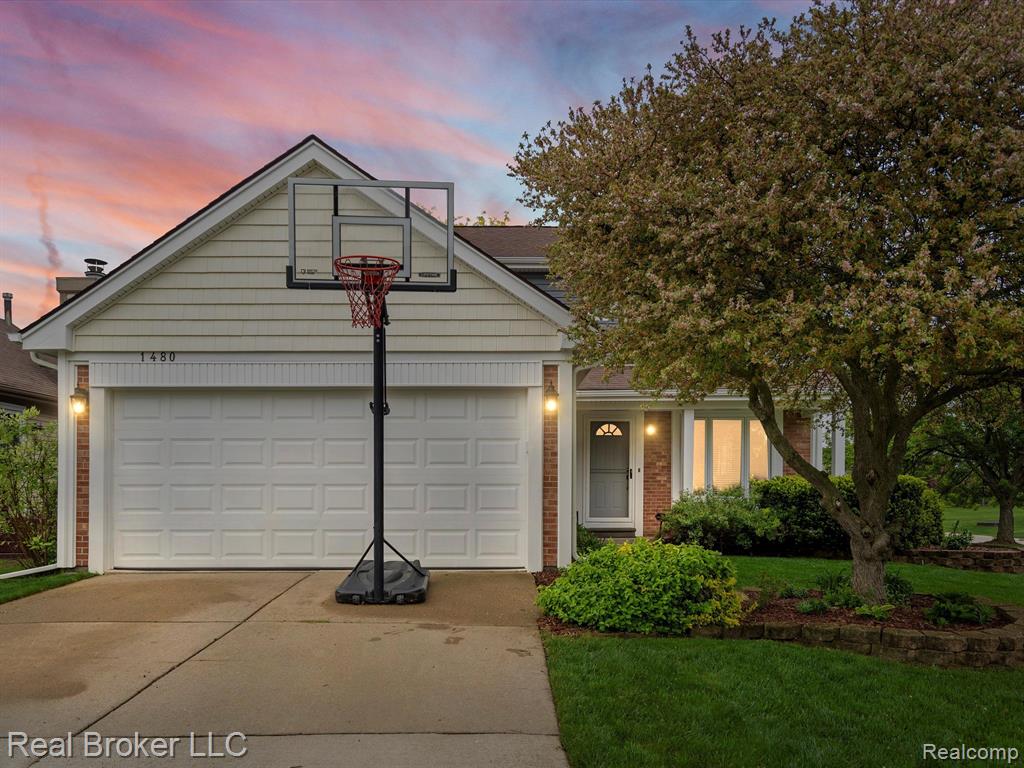 1480 Colony Drive Rochester Hills, MI 48307 - Photo 3 of 58