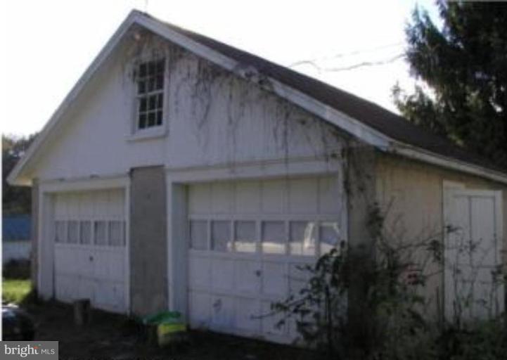 474 Biggs Highway Rising Sun, MD 21911 - Photo 4 of 13 Garage 1