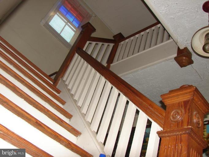 474 Biggs Highway Rising Sun, MD 21911 - Photo 5 of 13 Staircase