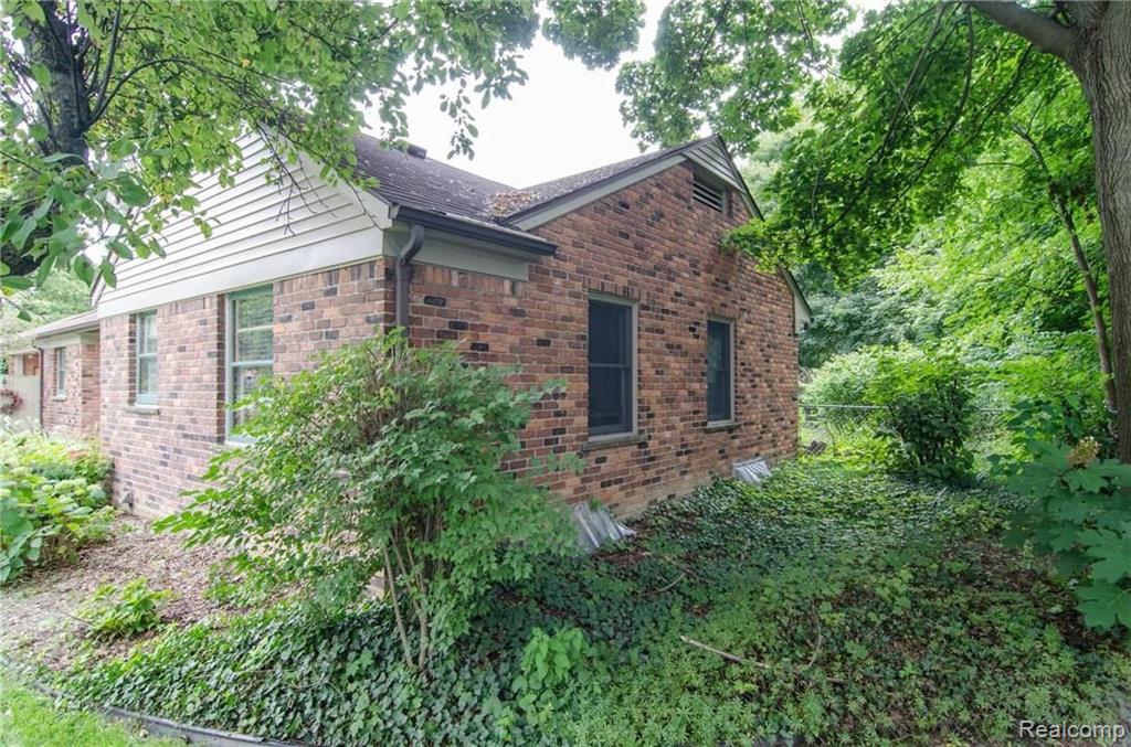 1248 East Maple Road Birmingham, MI 48009 - Photo 47 of 49