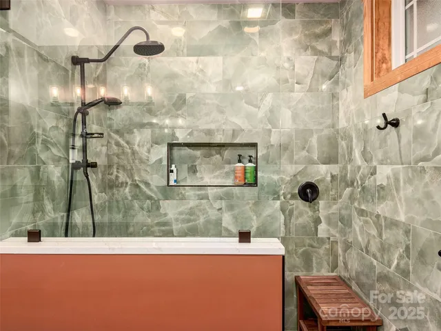 $640,000 | 264 Charming Lane, Hendersonville, NC 28792