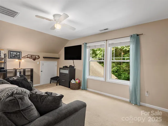 $640,000 | 264 Charming Lane, Hendersonville, NC 28792