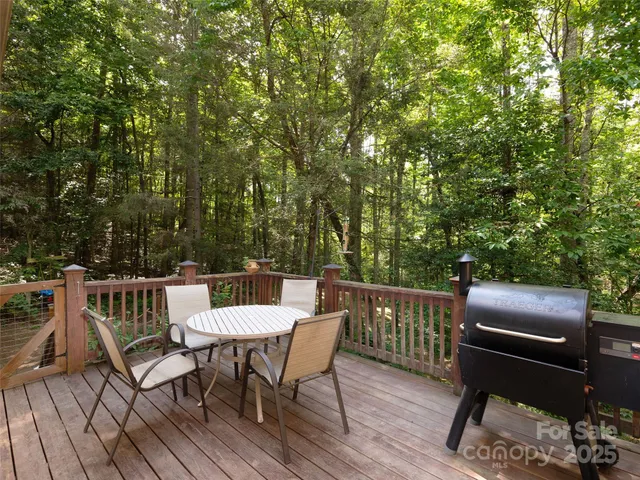 $640,000 | 264 Charming Lane, Hendersonville, NC 28792