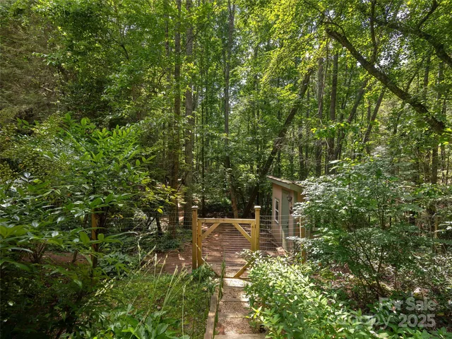 $640,000 | 264 Charming Lane, Hendersonville, NC 28792