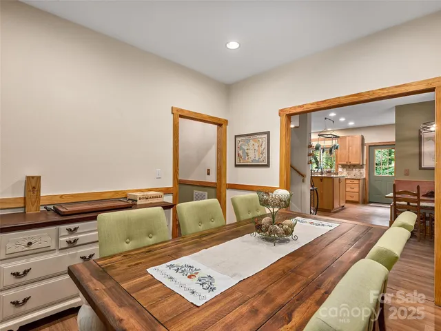 $640,000 | 264 Charming Lane, Hendersonville, NC 28792