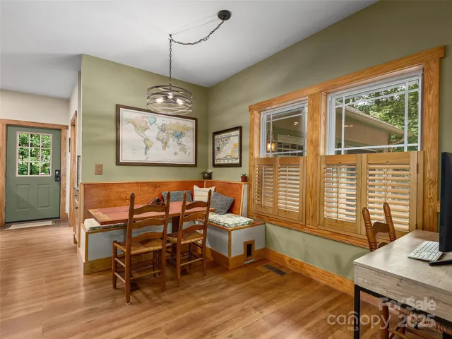 $640,000 | 264 Charming Lane, Hendersonville, NC 28792