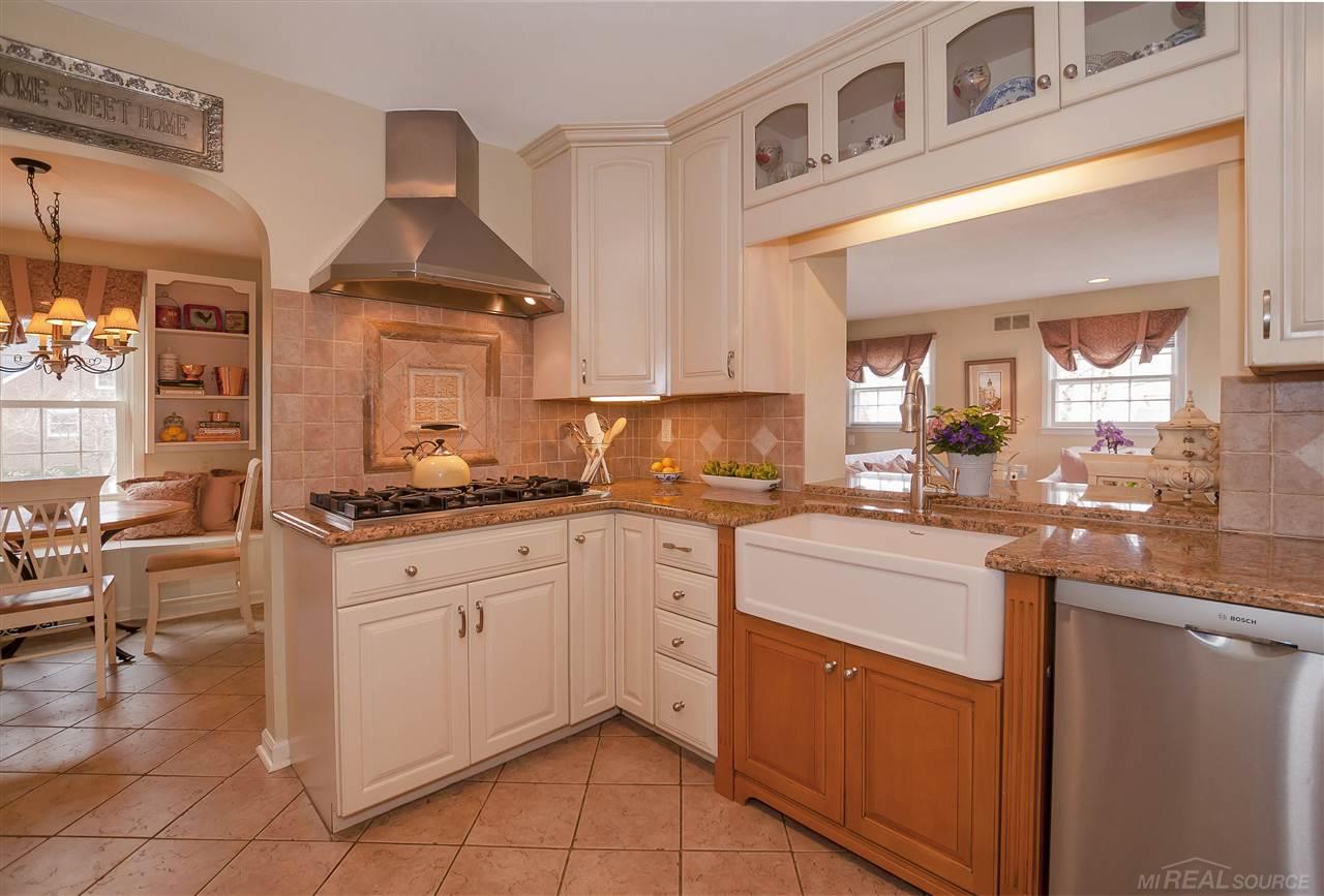 1652 Hawthorne Road Grosse Pointe Woods, MI 48236 - Photo 20 of 55
