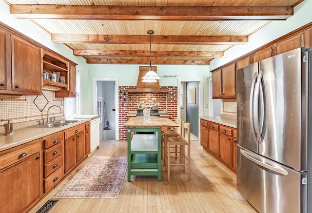 $299,000 | 144 Hill Avenue, Elgin, IL 60120