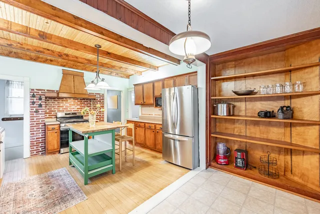 $299,000 | 144 Hill Avenue, Elgin, IL 60120