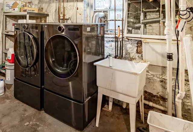 $299,000 | 144 Hill Avenue, Elgin, IL 60120