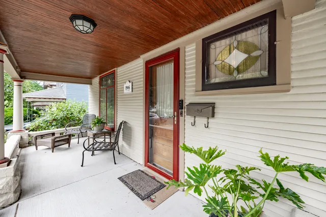 $299,000 | 144 Hill Avenue, Elgin, IL 60120