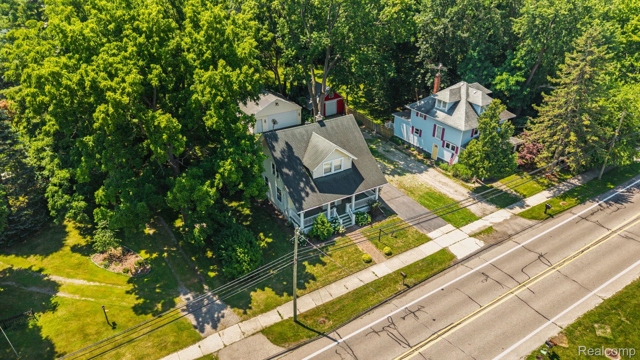 138 East Square Lake Road Troy, MI 48085 - Photo 46 of 55 3-web-or-mls-DJI_20260713125829_0422_D.jpg