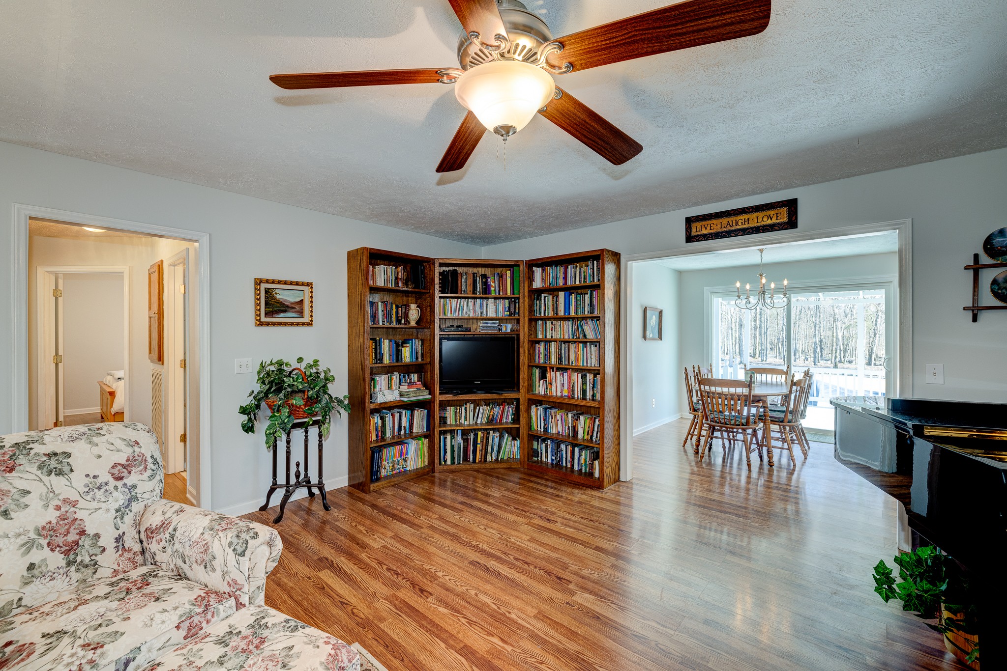 2543 Thompson Road Murfreesboro, TN 37128 - Photo 17 of 46 a view of a livingroom with furniture and chandelier fan