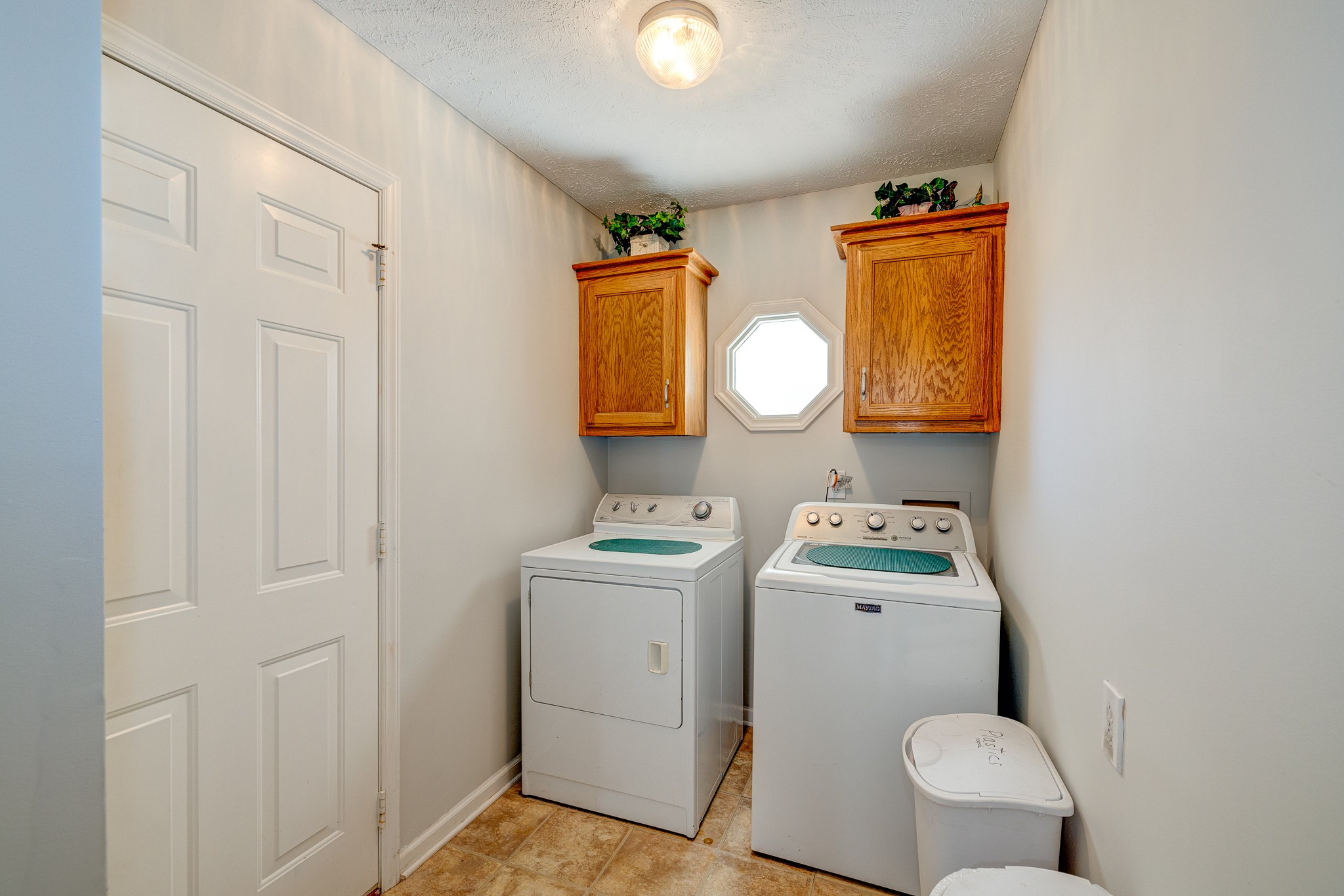 2543 Thompson Road Murfreesboro, TN 37128 - Photo 26 of 46 a utility room with dryer and washer