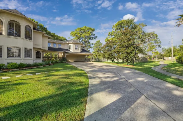 $8,500 | 600 Royal Oaks Drive, Friendswood, TX 77546