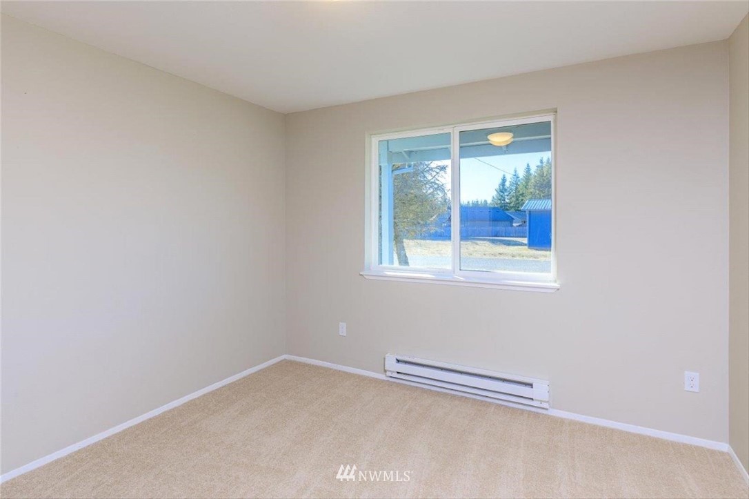 18920 Prairie Street Southwest Rochester, WA 98579 - Photo 14 of 17