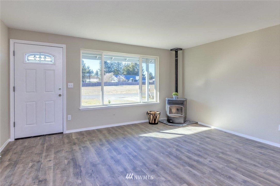18920 Prairie Street Southwest Rochester, WA 98579 - Photo 3 of 17