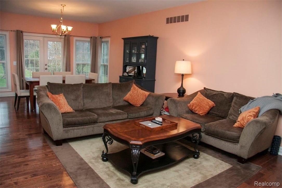 1331 Oak Street Rochester, MI 48307 - Photo 5 of 39 gr5.jpg
