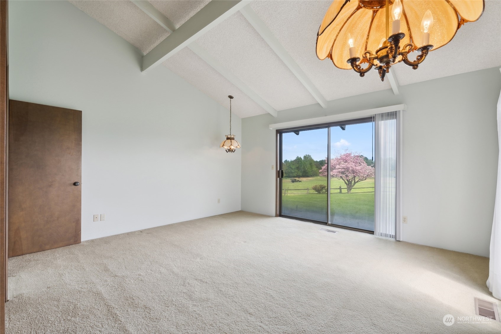 85017 Tum-A-Lum Road Milton Freewater, OR 97862 - Photo 17 of 40 a view of a garage