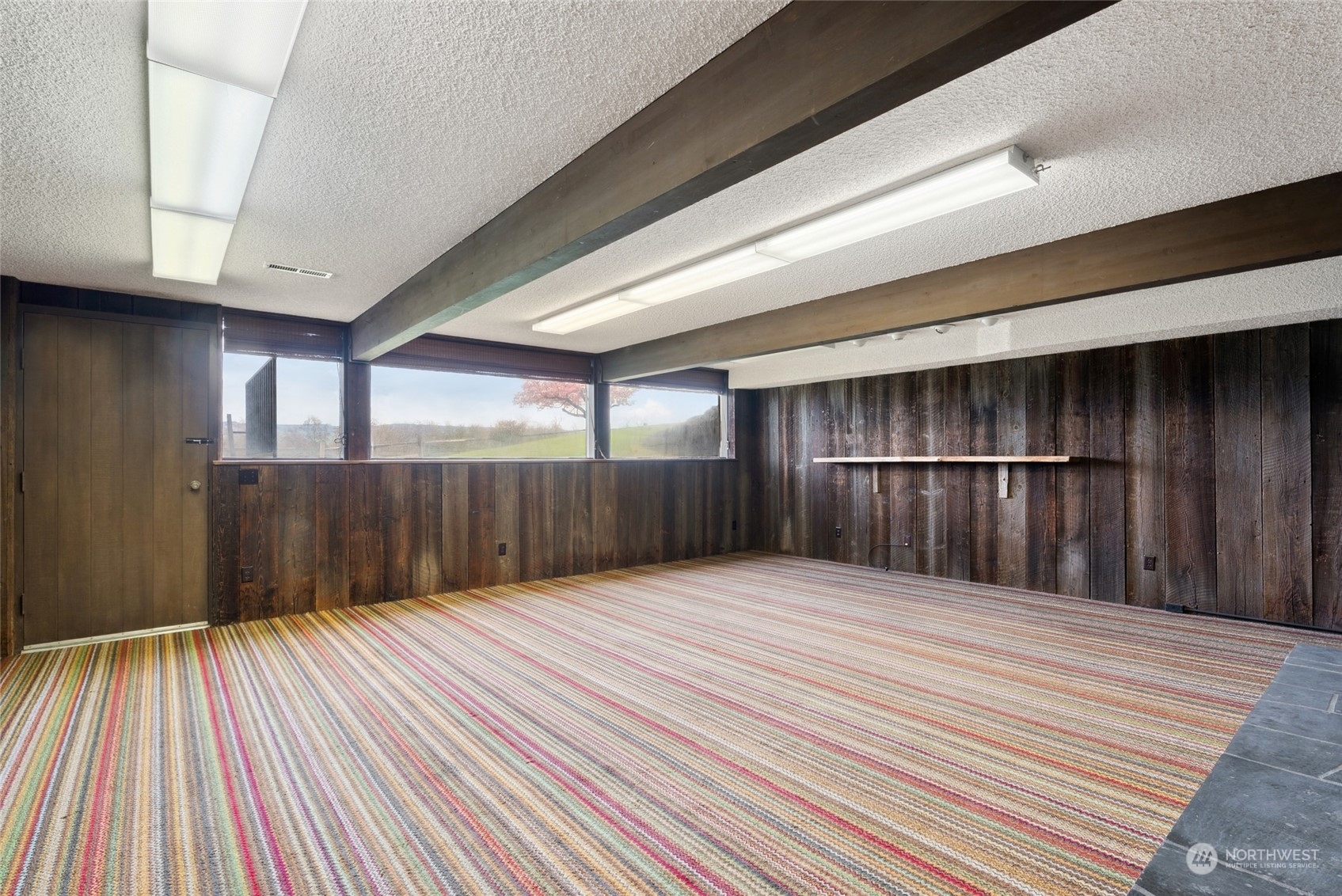 85017 Tum-A-Lum Road Milton Freewater, OR 97862 - Photo 21 of 40 a view of wooden balcony