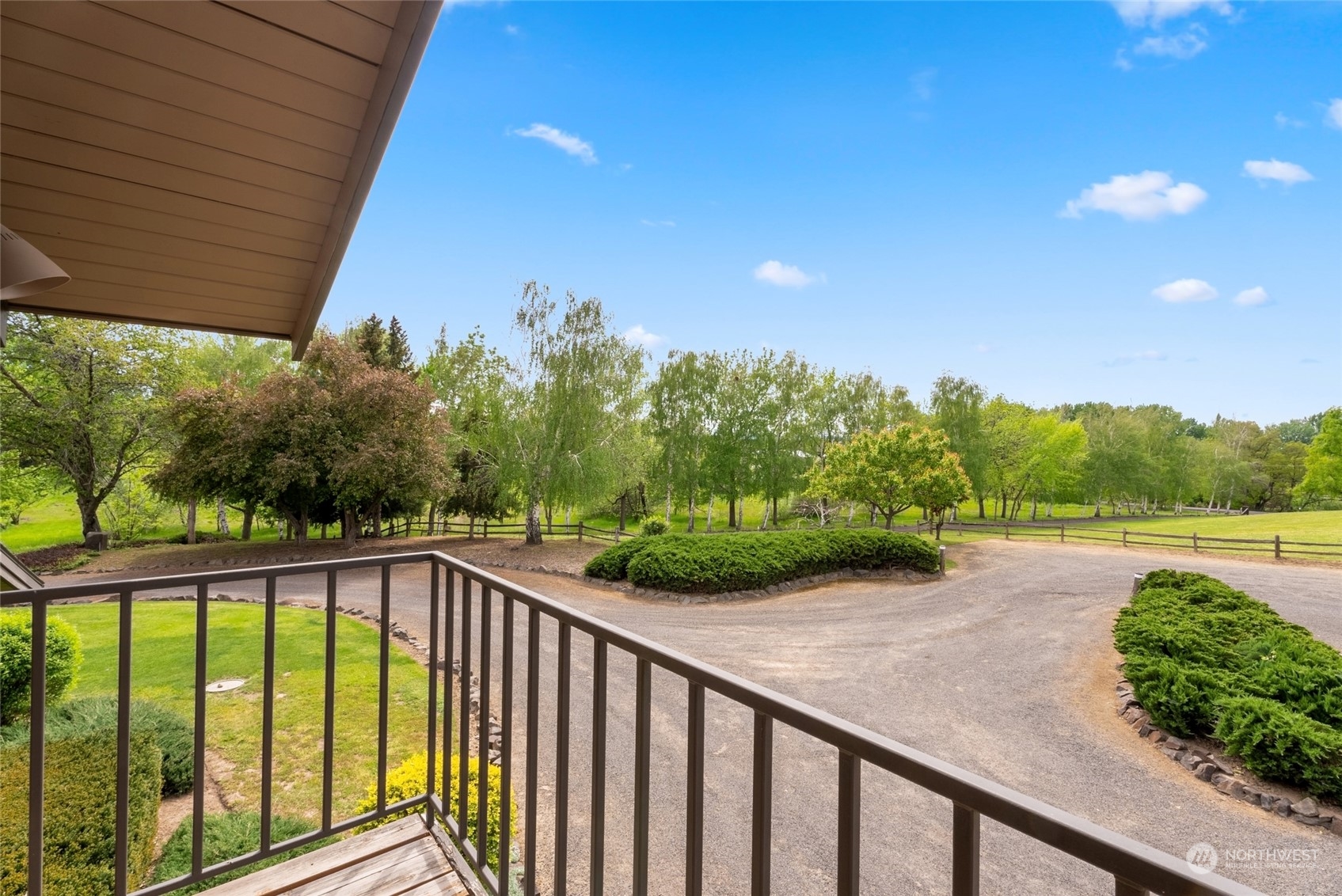 85017 Tum-A-Lum Road Milton Freewater, OR 97862 - Photo 31 of 40 a view of a street view from a balcony