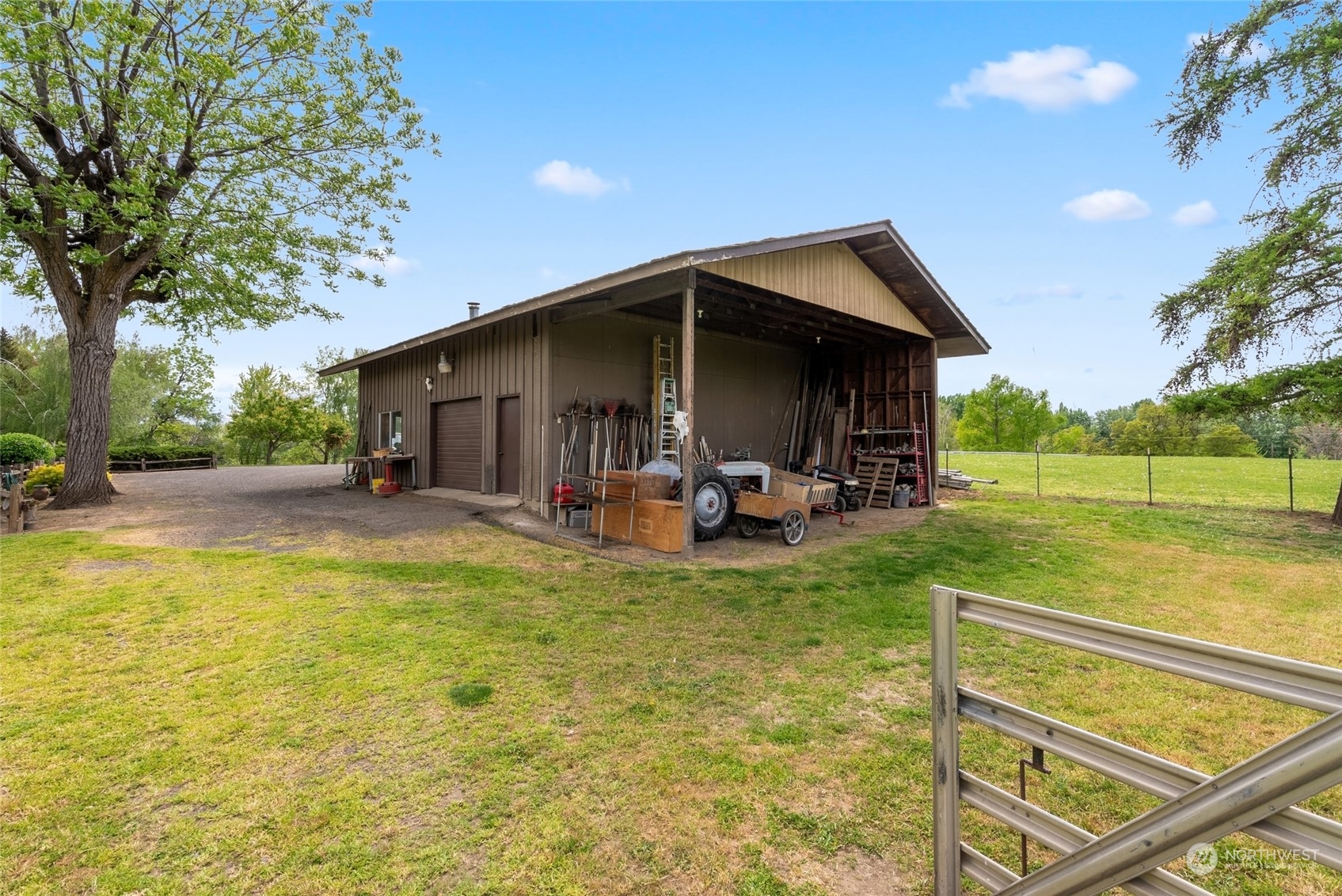85017 Tum-A-Lum Road Milton Freewater, OR 97862 - Photo 36 of 40 a view of a swimming pool with a patio