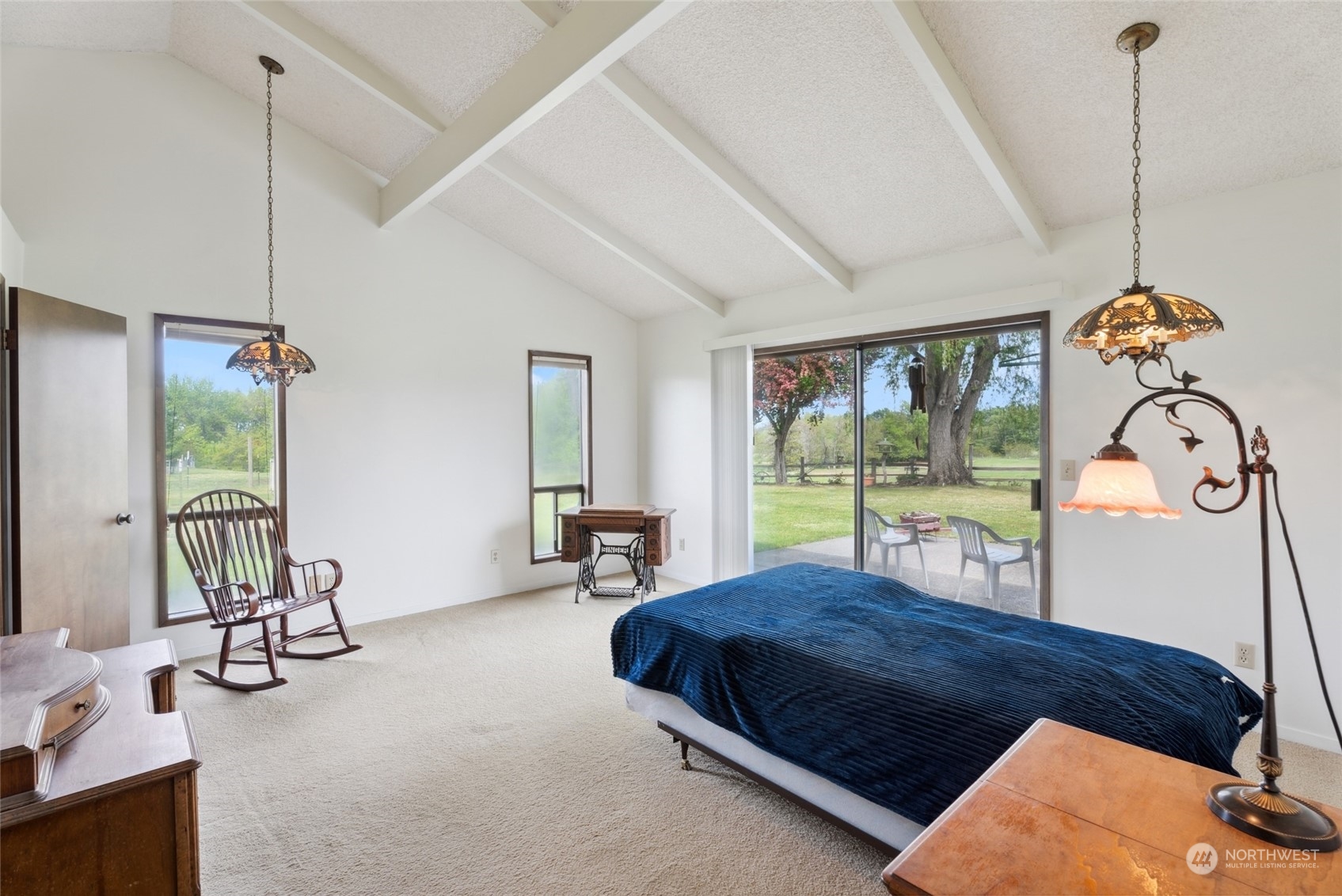 85017 Tum-A-Lum Road Milton Freewater, OR 97862 - Photo 10 of 40 a bed room with a bed window and a table