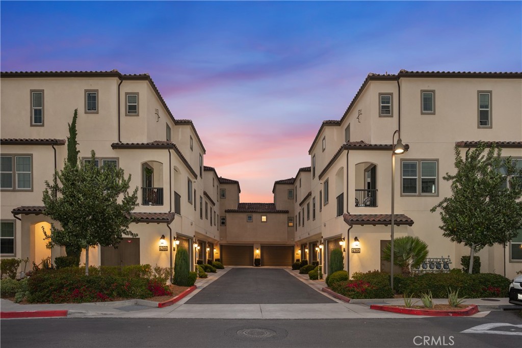 4366 Pacifica Way, Unit 7 Oceanside, CA 92056 - Photo 21 of 36 Sky was altered during Dusk shot