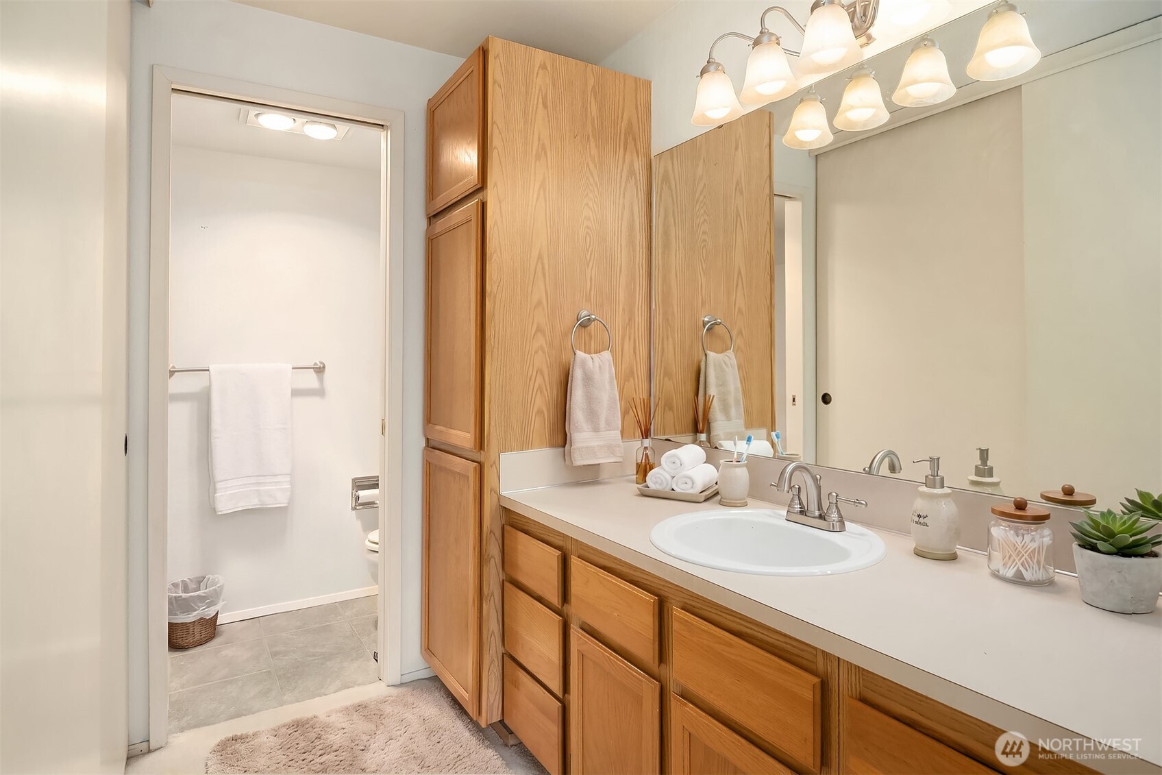 118 Southwest 116th Street, Unit D32 Seattle, WA 98146 - Photo 9 of 11
