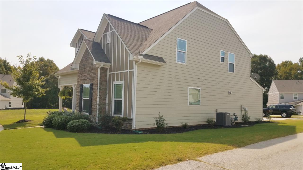 306 Carruth Street Simpsonville, SC 29680 - Photo 2 of 25 Gallery Image 2